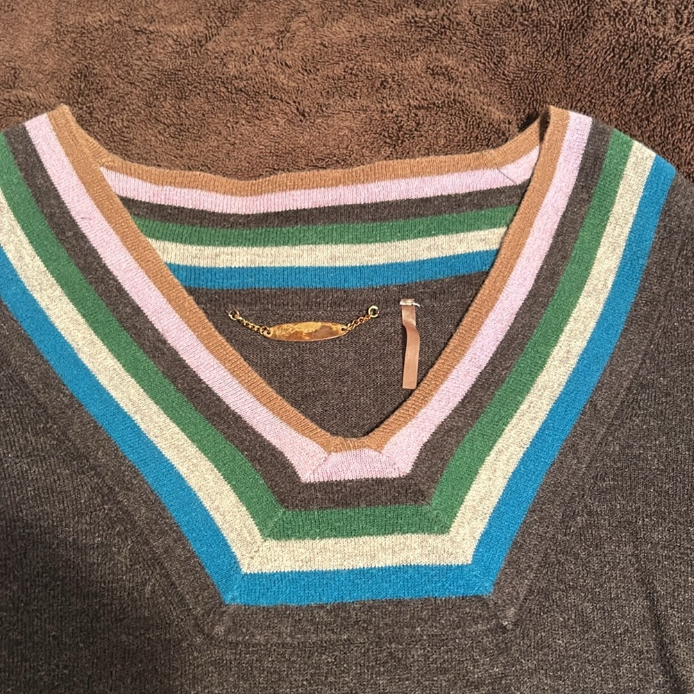 One Girl Who. Women’s sweater. Around a small-medium. Cotton and cashmere.
